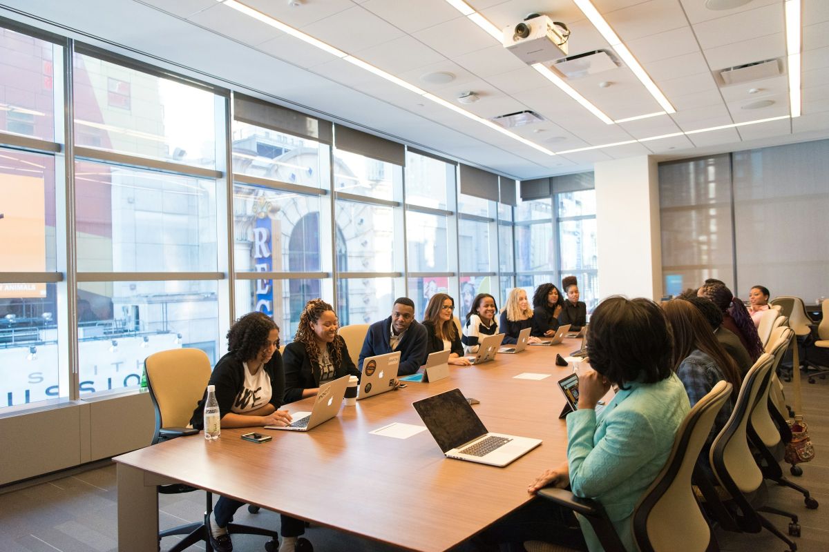 Consultant presenting / training class